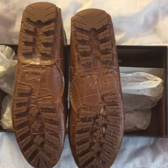 New in box Crocodile texture Coach shoes - Picture 2 of 3